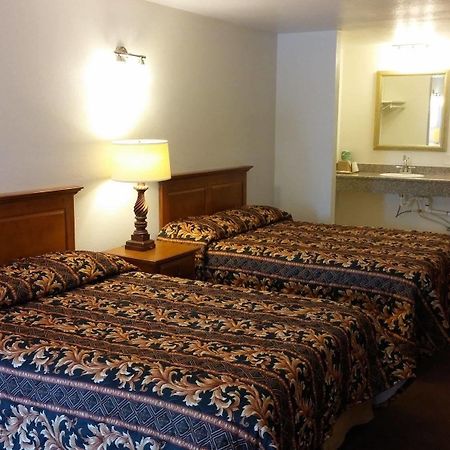 Country Regency Inn & Suites Manvel المظهر الخارجي الصورة