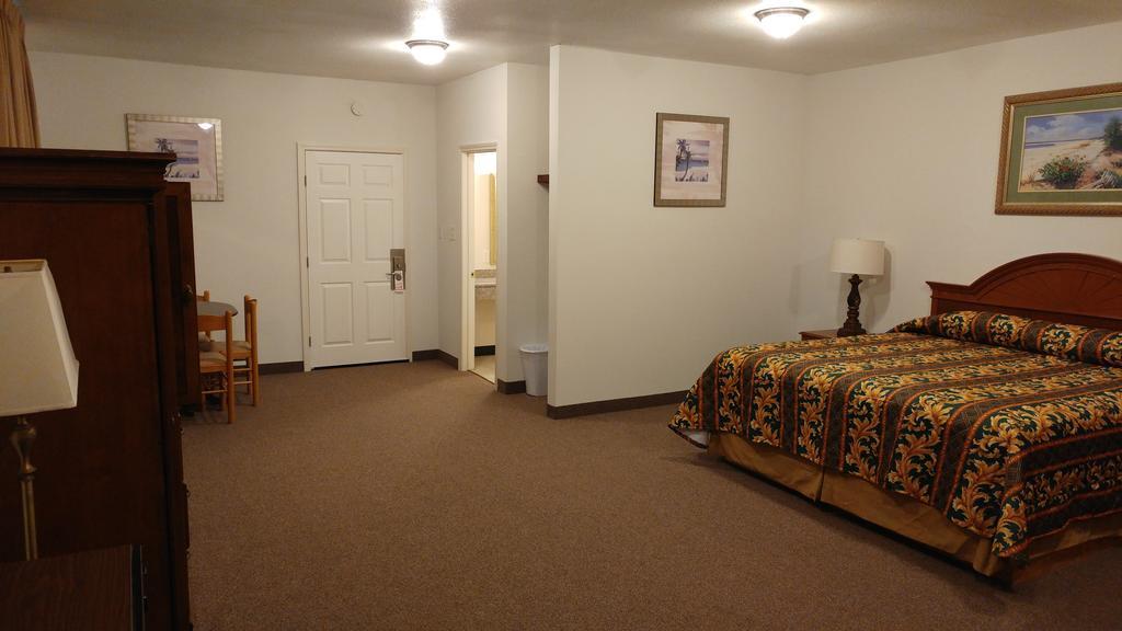 Country Regency Inn & Suites Manvel المظهر الخارجي الصورة