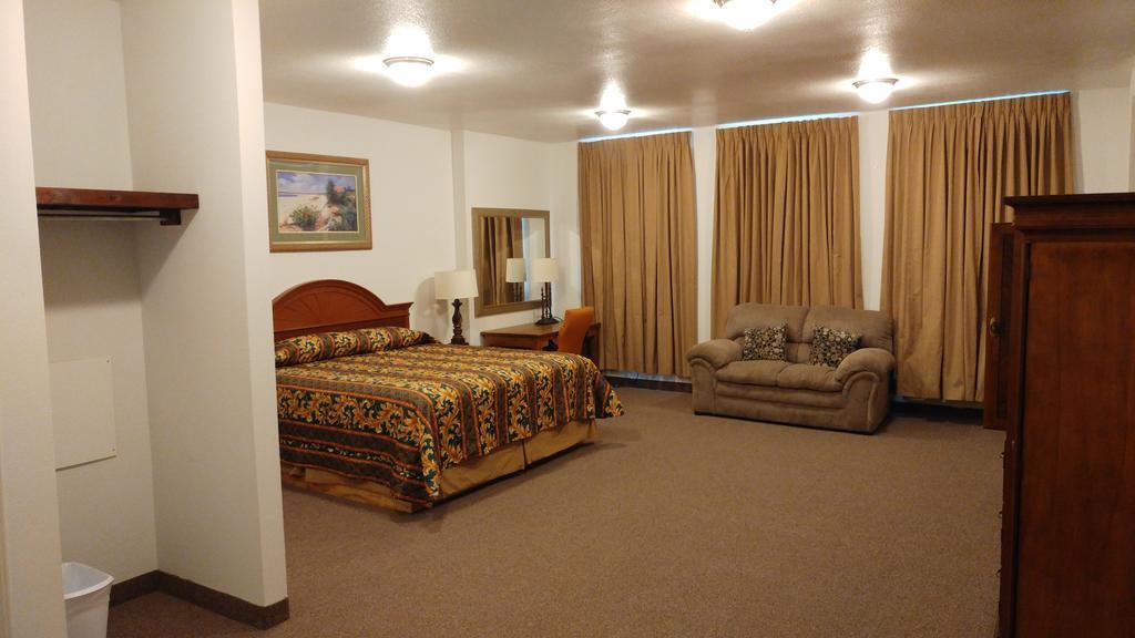 Country Regency Inn & Suites Manvel المظهر الخارجي الصورة