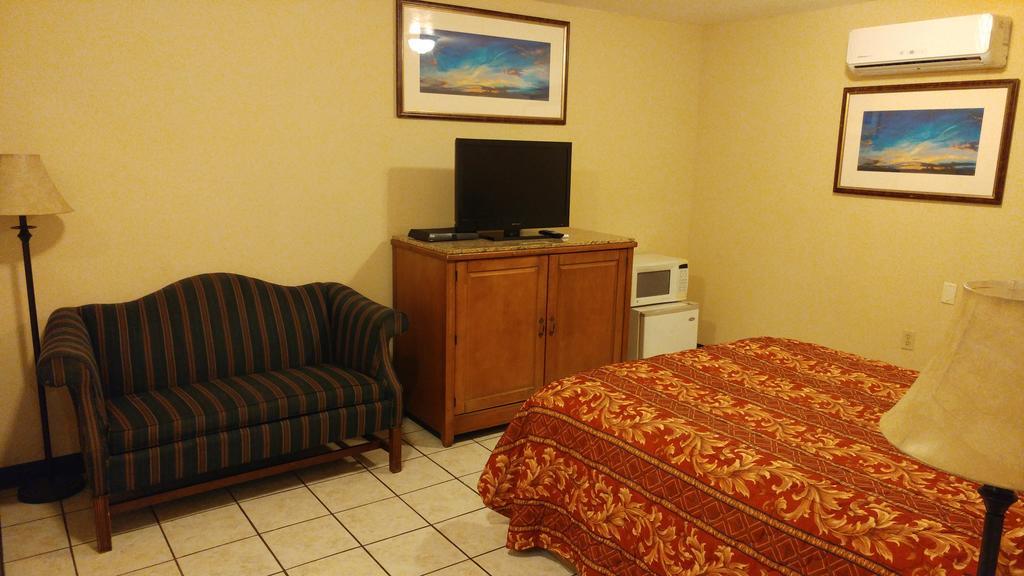 Country Regency Inn & Suites Manvel المظهر الخارجي الصورة