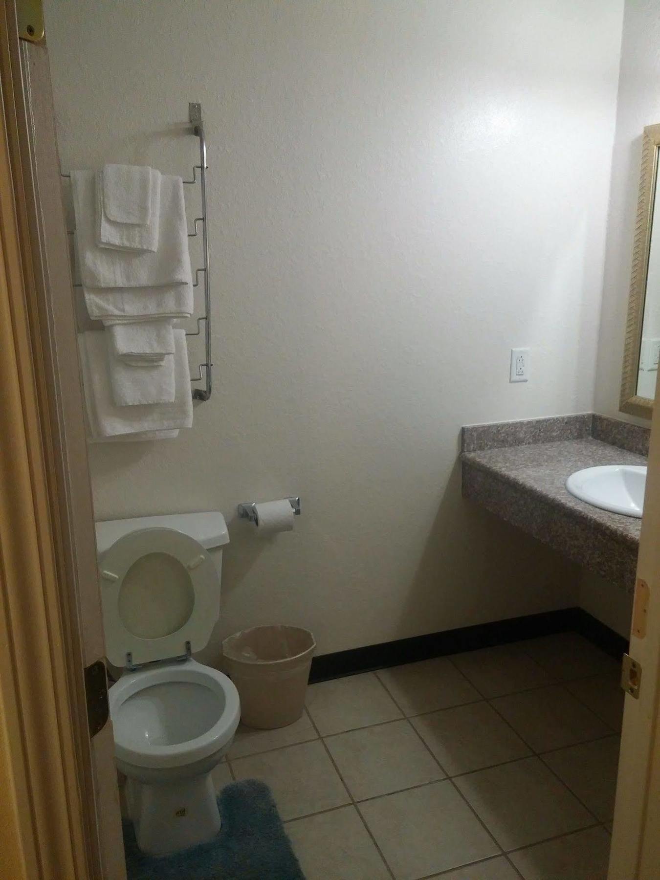 Country Regency Inn & Suites Manvel المظهر الخارجي الصورة