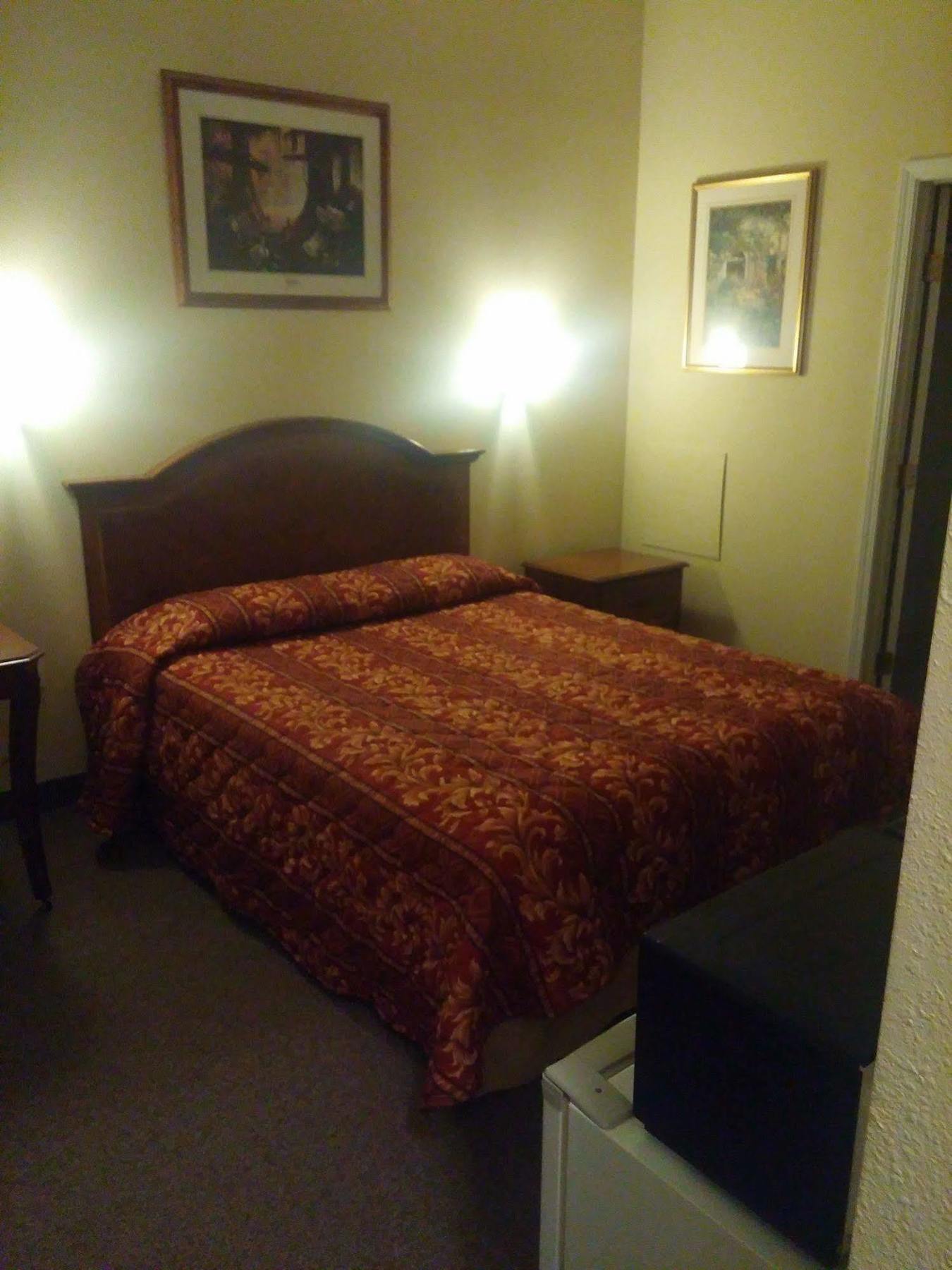 Country Regency Inn & Suites Manvel المظهر الخارجي الصورة