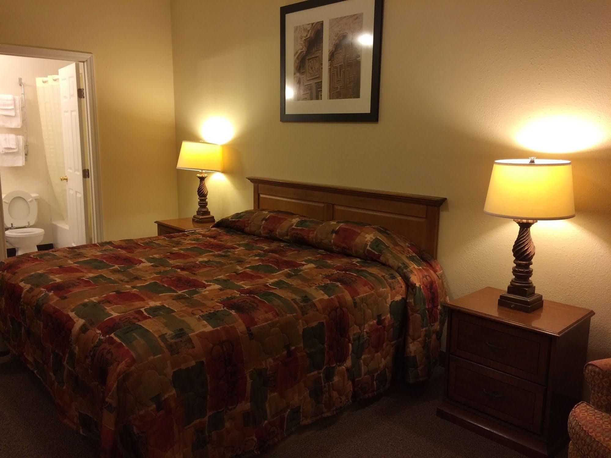 Country Regency Inn & Suites Manvel المظهر الخارجي الصورة