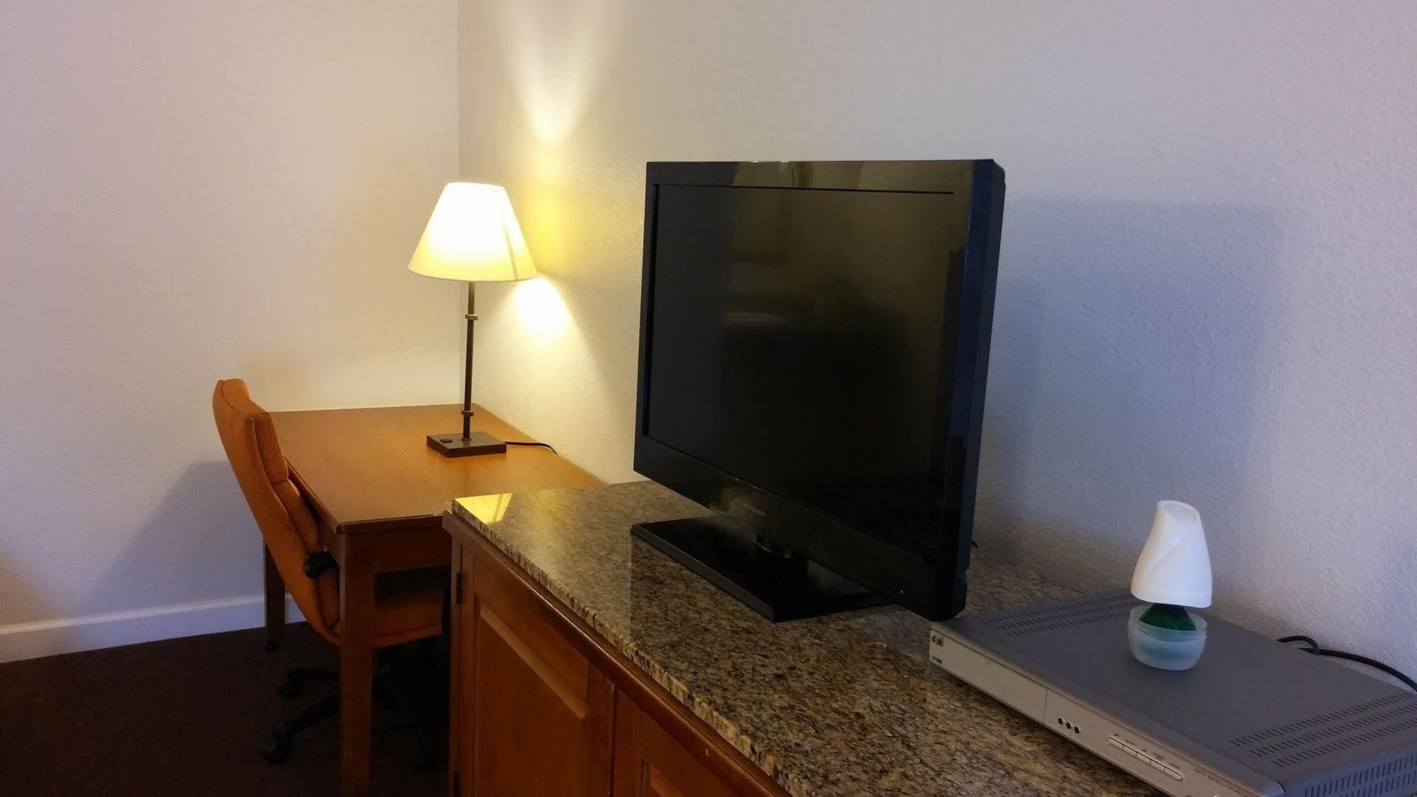 Country Regency Inn & Suites Manvel المظهر الخارجي الصورة