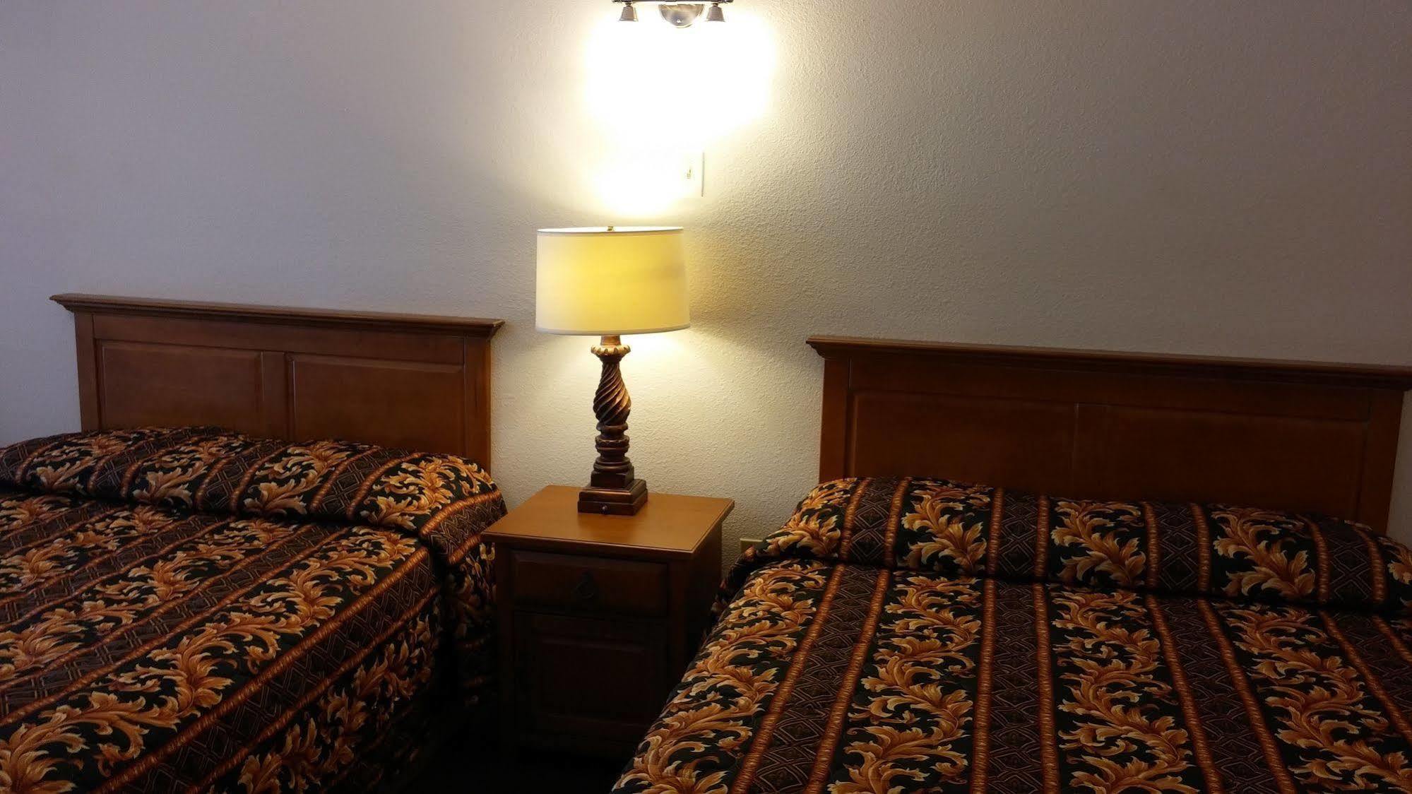 Country Regency Inn & Suites Manvel المظهر الخارجي الصورة